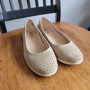 Women's size 9 Cliffs flats tan breathable eyelets shoes comfy casual